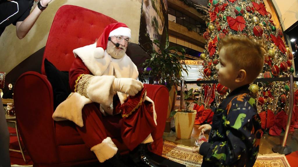 Natal do Oeste: Papai Noel receberá as crianças na Prefeitura de Cascavel