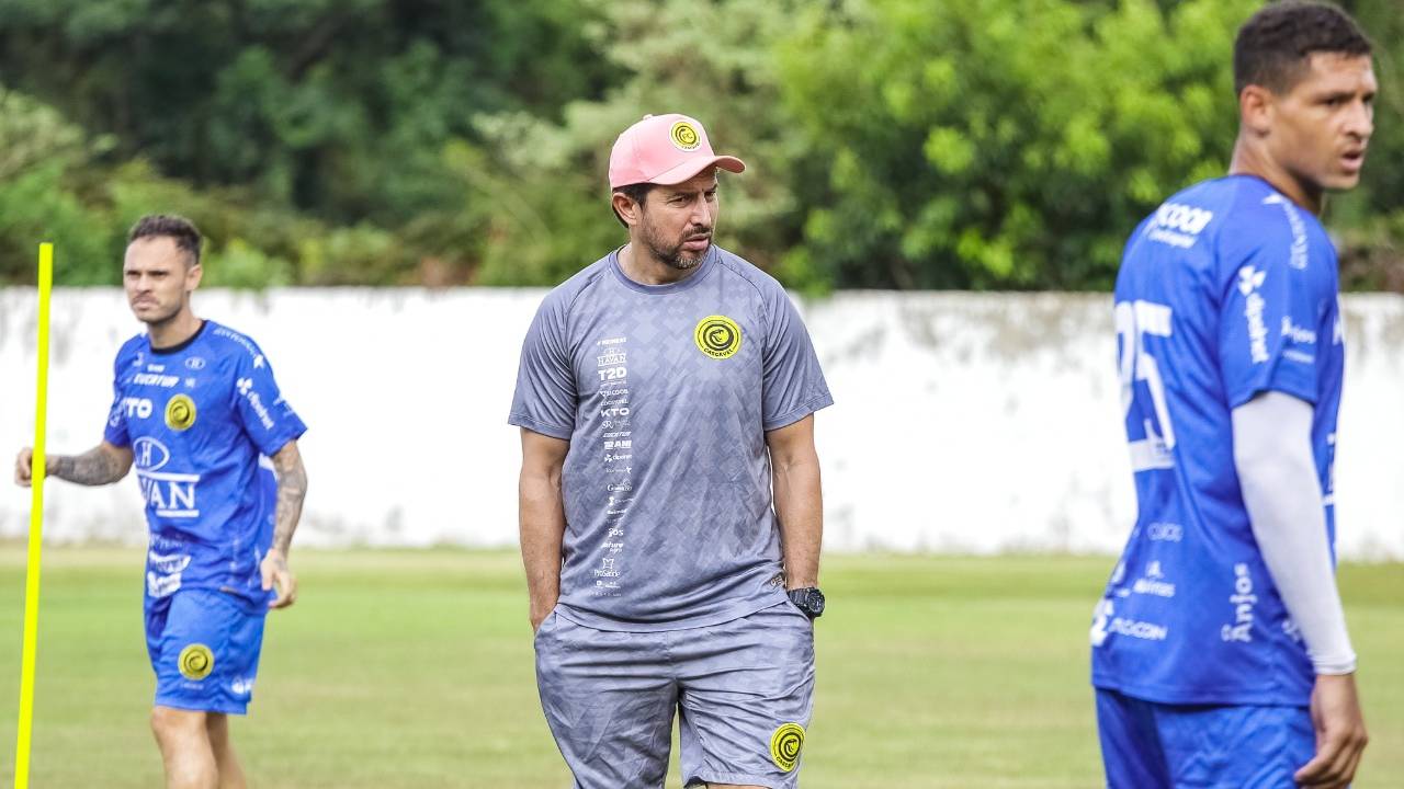 FC Cascavel se prepara para o duelo contra o Athletico pelo Campeonato Paranaense