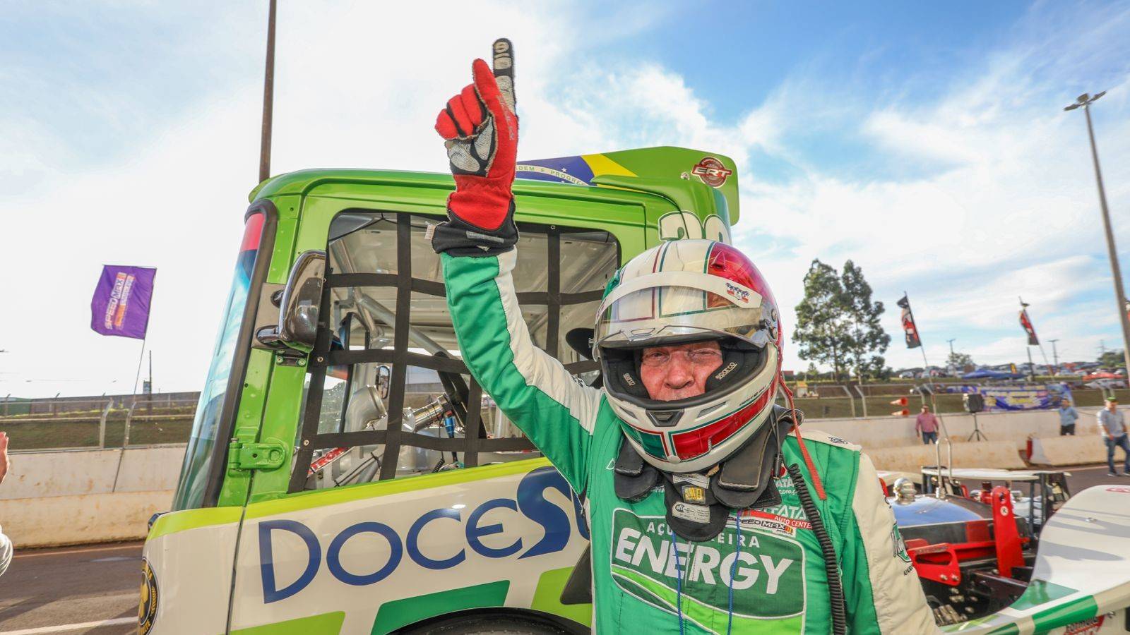 Pedro Muffato em casa: Experiência e raça garantem vitória e liderança da Fórmula Truck em Cascavel