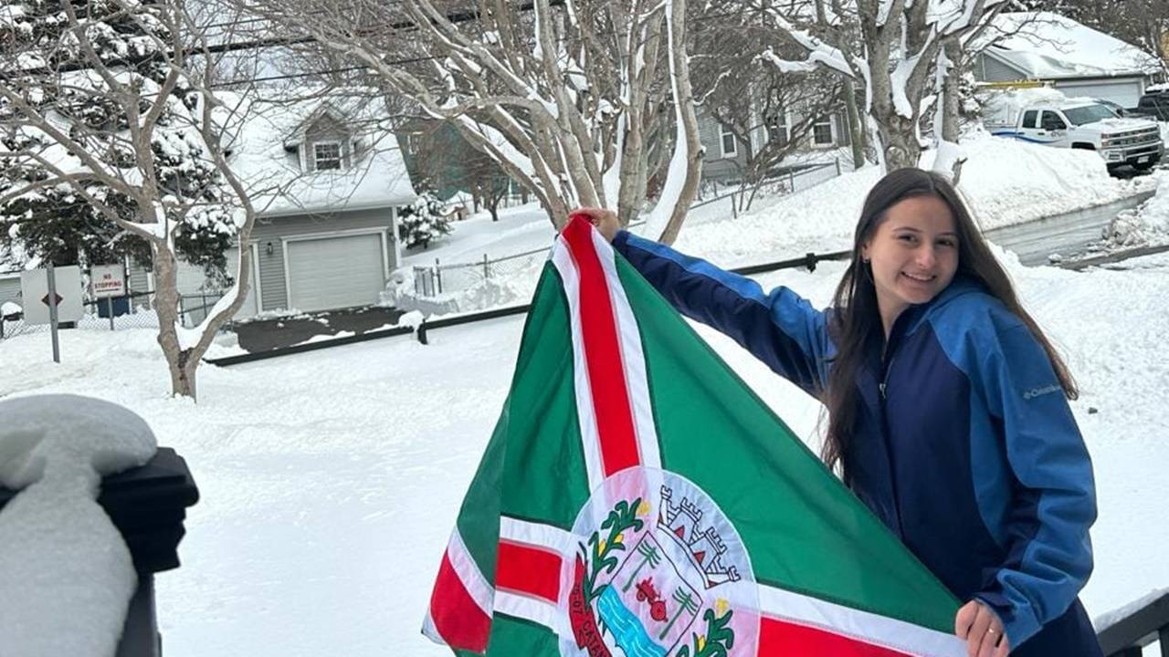 Estudante de Catanduvas retorna do Canadá após 5 meses de Intercâmbio