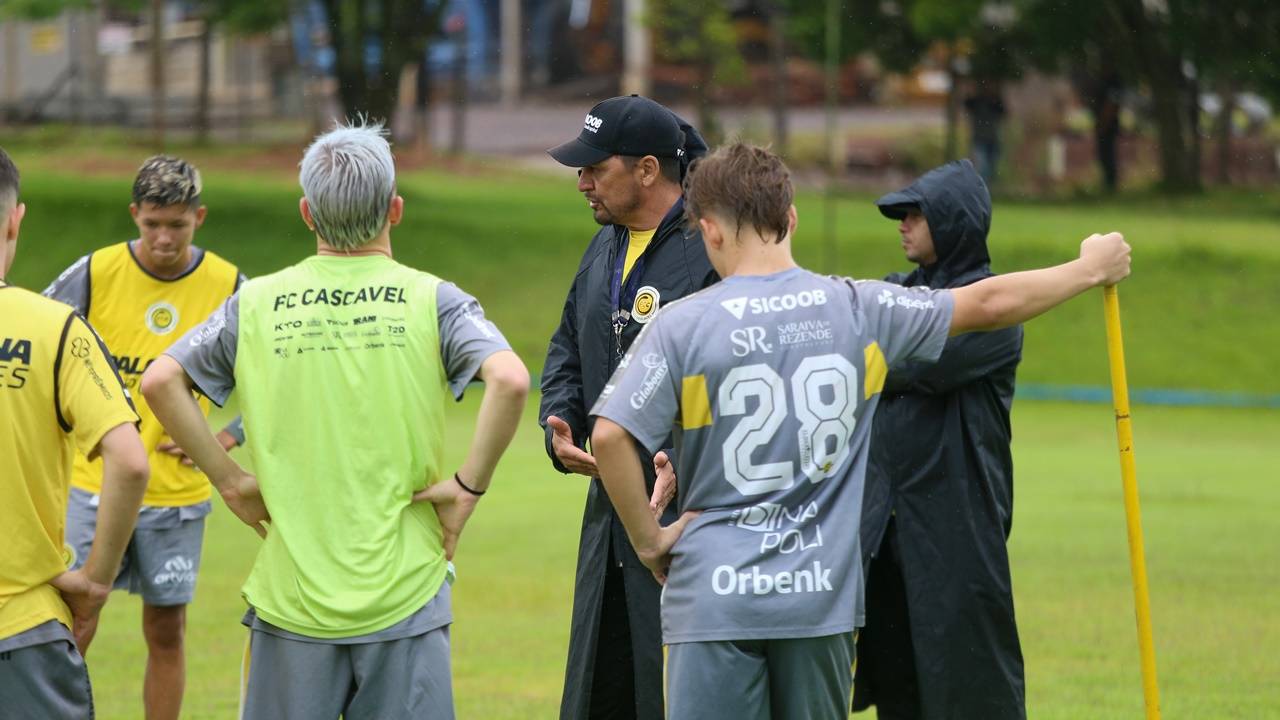 Equipes de base do FC Cascavel se apresentam para pré-temporada 2023