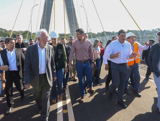 Darci Piana e presidente do Paraguai visitam Ponte da Integração, em Foz do Iguaçu