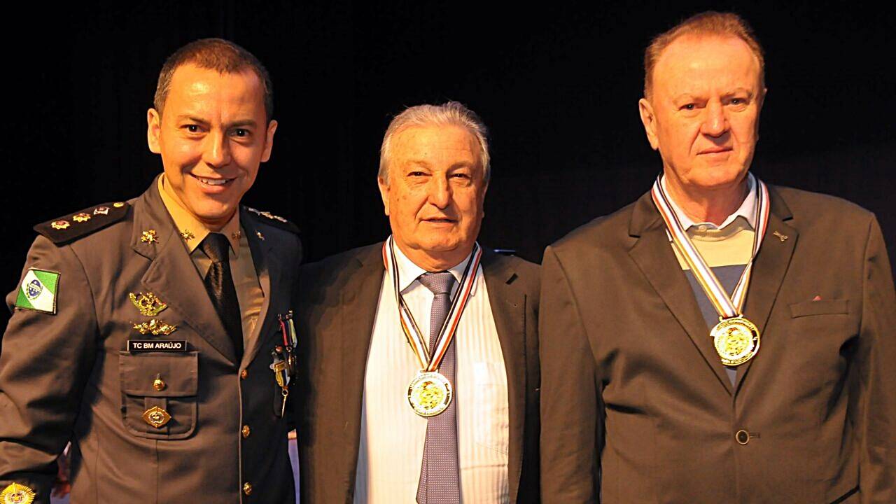 Dilvo e Rizzardi são homenageados em evento cívico-militar em Toledo