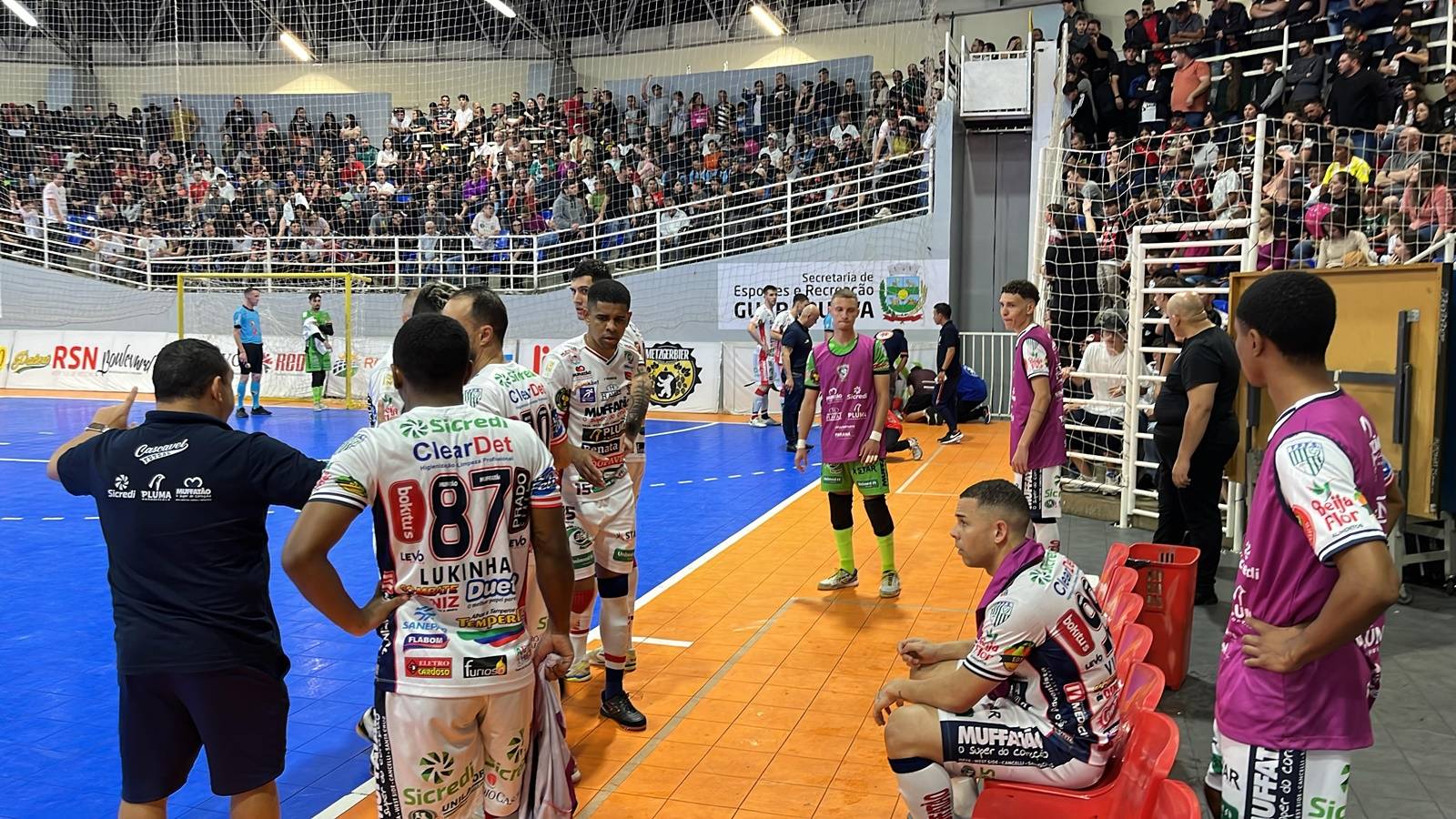 Guarapuava goleia Cascavel Futsal e elimina a serpente tricolor da Série Ouro