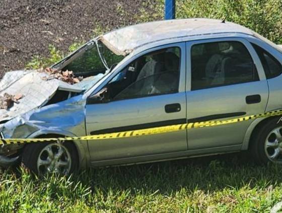 Carro invade campo de futebol e condutor morre em São Miguel do Iguaçu