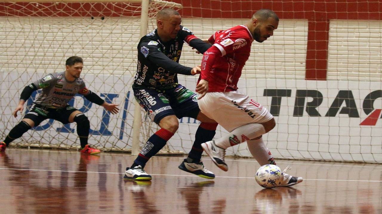 LNF: Com homenagem a Mangaba, Cascavel Futsal luta, mas é superado pelo Atlântico