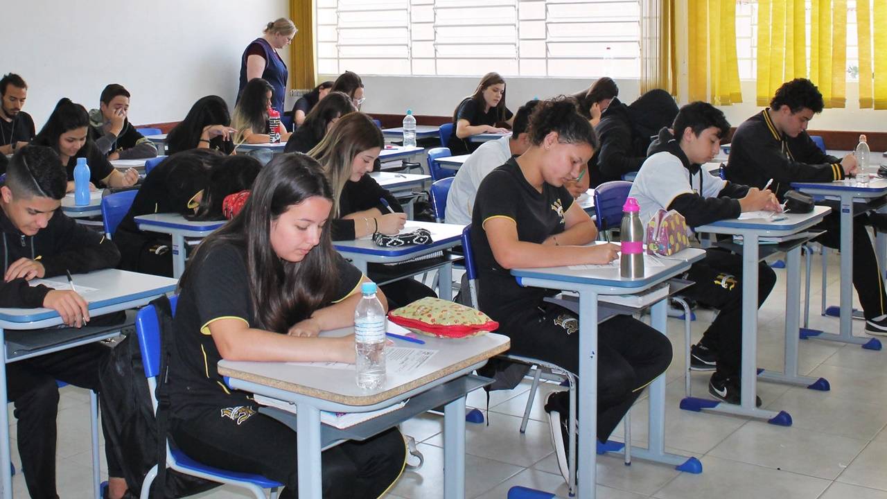 Paraná tem 2,1 mil escolas que ofertam ensino em tempo integral