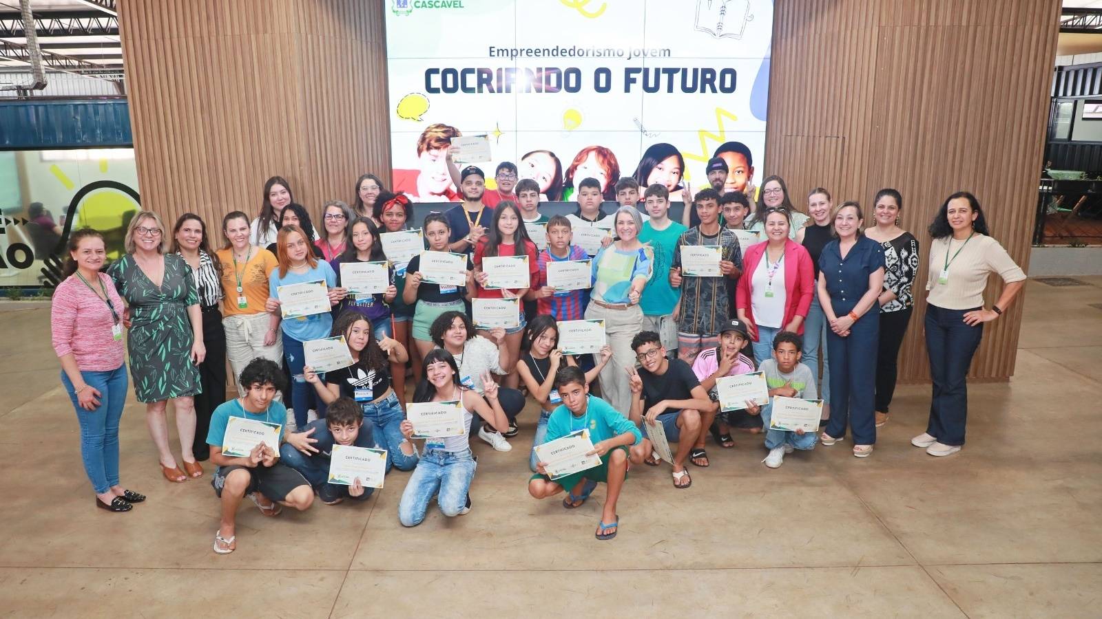 Alunos participam de Oficina de Empreendedorismo Jovem e recebem certificados