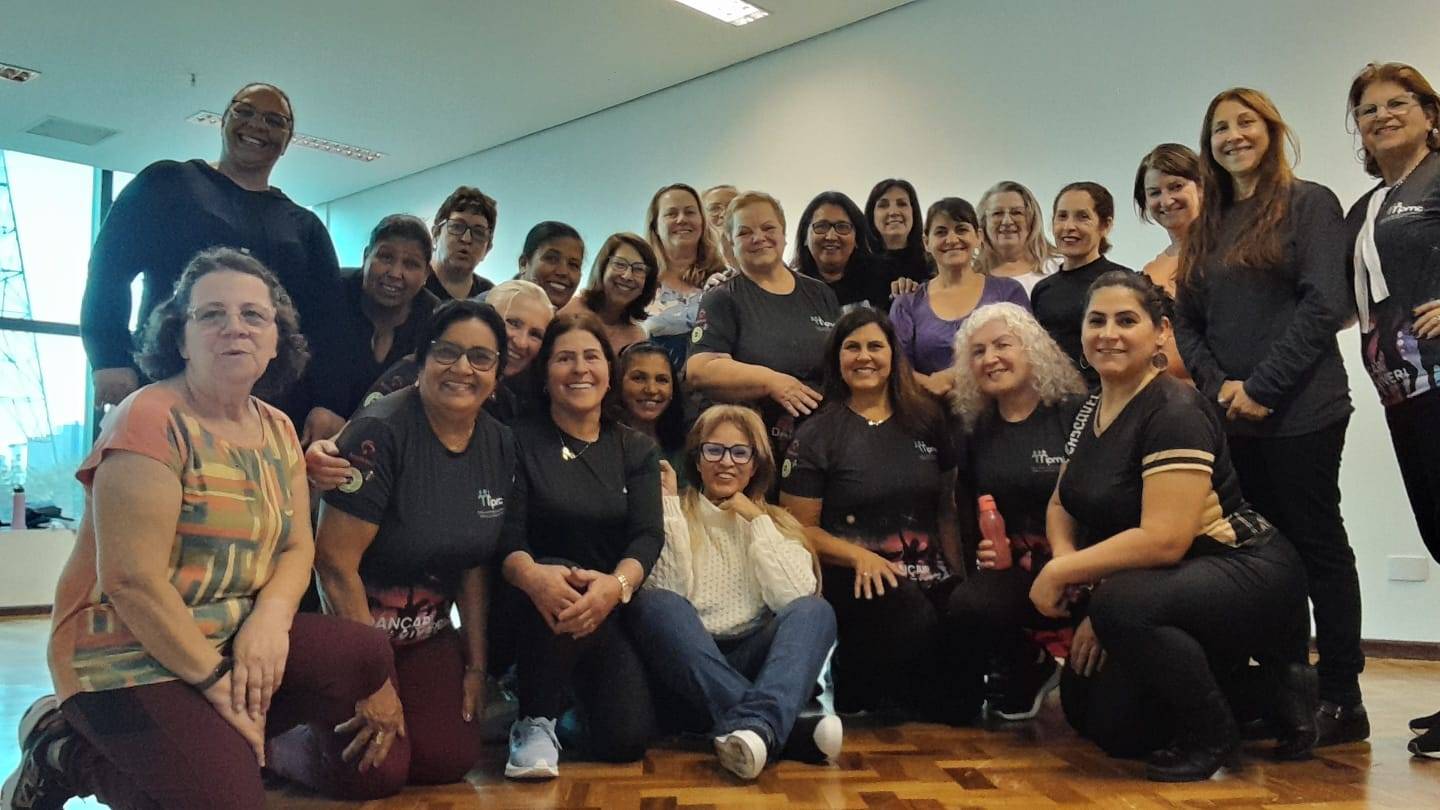 Dançar é viver: Projeto do IPMC envolve aposentados em atividades de dança