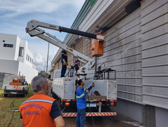 Terminal de Transbordo Oeste de Cascavel passa por processo de limpeza e higienização