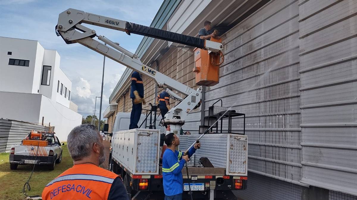 Terminal de Transbordo Oeste de Cascavel passa por processo de limpeza e higienização