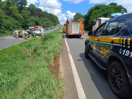 Família escapa de grave acidente na BR-376 em Ponta Grossa