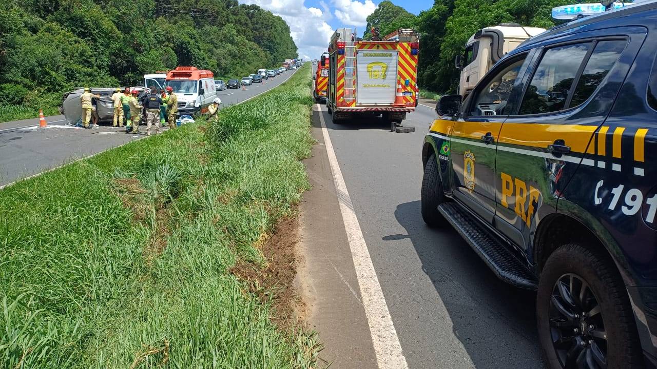 Família escapa de grave acidente na BR-376 em Ponta Grossa