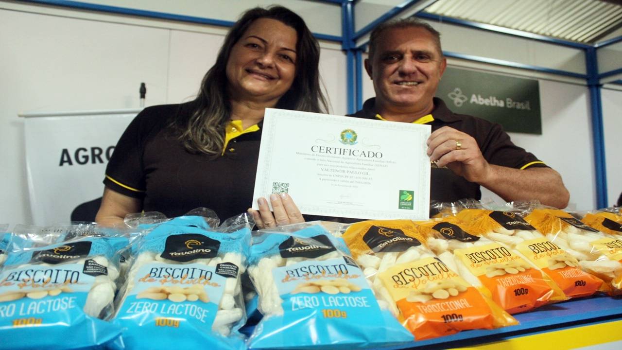 Produtores Rurais de Cascavel recebem Selo Nacional da Agricultura Familiar no Show Rural Coopavel