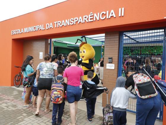 Mais de 33 mil crianças iniciam o ano letivo de 2025 nas escolas e Cmeis de Cascavel