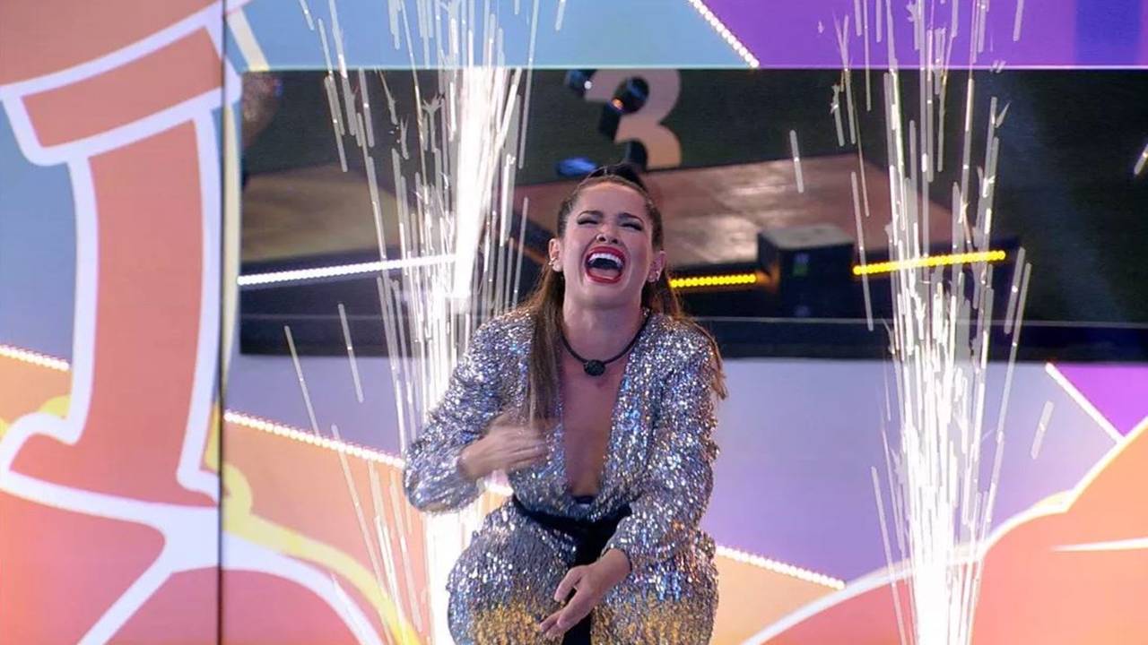 BBB21: Juliette é a campeã com 90,15% dos votos e ganha R$1,5 e finaliza programa com legião de fãs