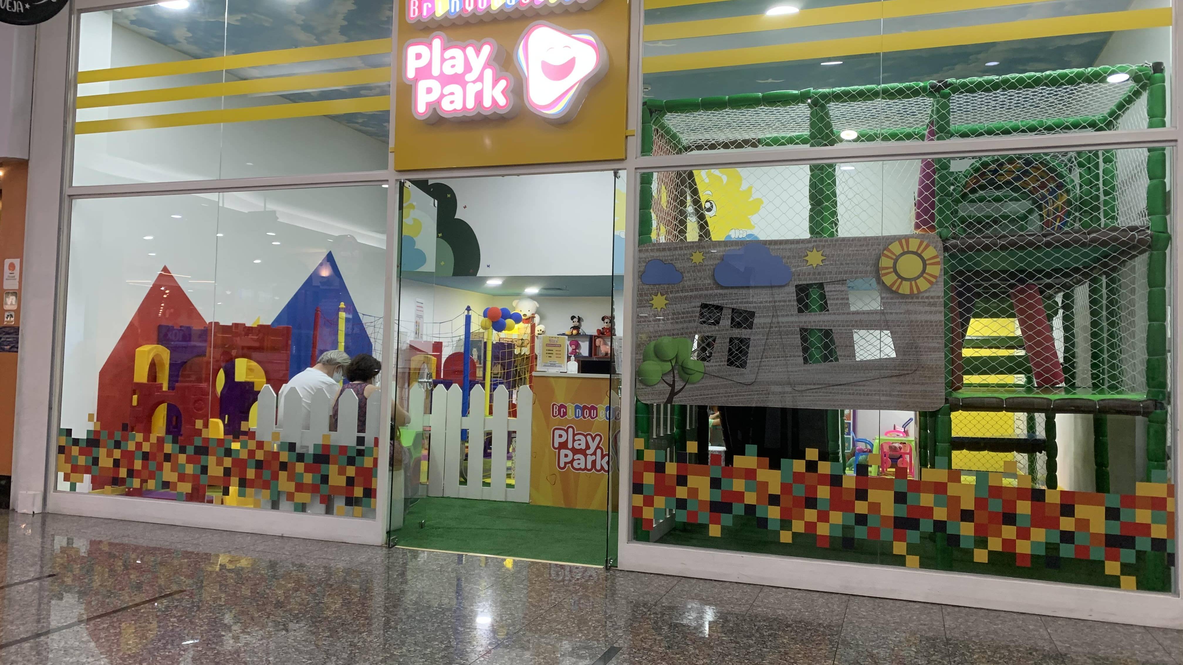 Enquanto pais vão às compras, crianças podem se divertir no mundo encantado da Play Park