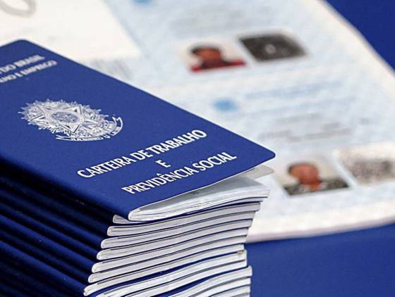 Paraná registra saldo de 17,8 mil empregos com carteira assinada em março de 2024
