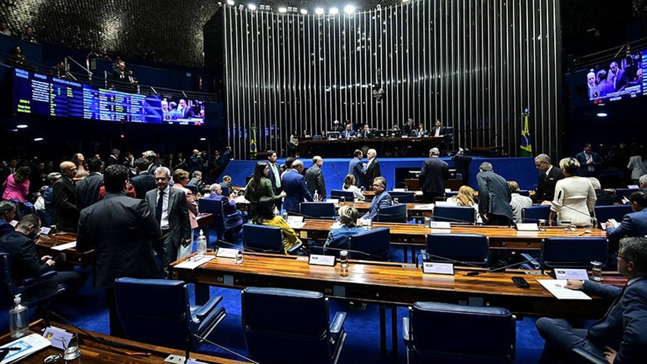 Senado aprova "Taxa das Blusinhas" com apoio de partidos aliados