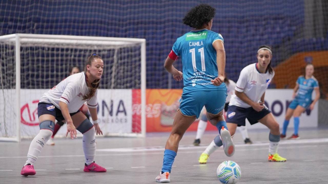 Stein Cascavel vence o Nacional na Copa Mundo do Futsal