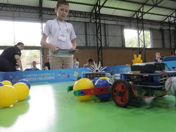 Usina do Conhecimento de Toledo recebe final do 2º Campeonato Municipal de Robótica Educacional