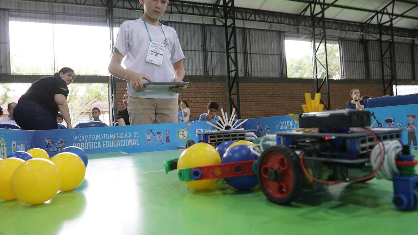 Usina do Conhecimento de Toledo recebe final do 2º Campeonato Municipal de Robótica Educacional