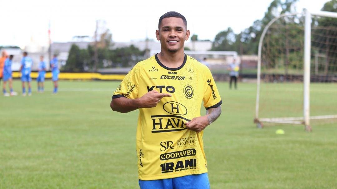 Atacante do Guarani chega por empréstimo ao FC Cascavel