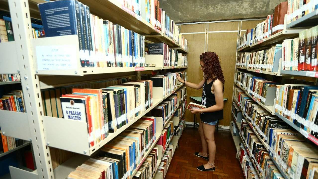 Com acervo de quase 85 mil títulos, Biblioteca de Cascavel empresta mais de 8 mil livros em 2022