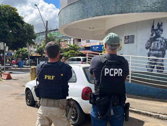 PRF recupera veículo furtado em Foz do Iguaçu com apoio da Polícia Civil