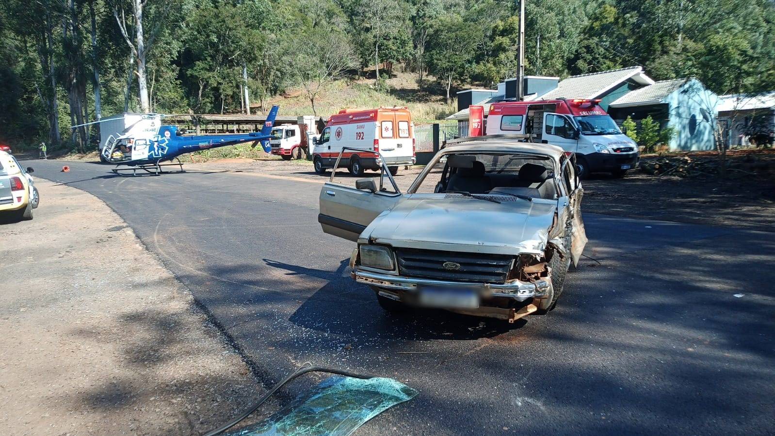 Três ficam pessoas feridas, uma em estado grave após violenta colisão na PR-471 em Catanduvas