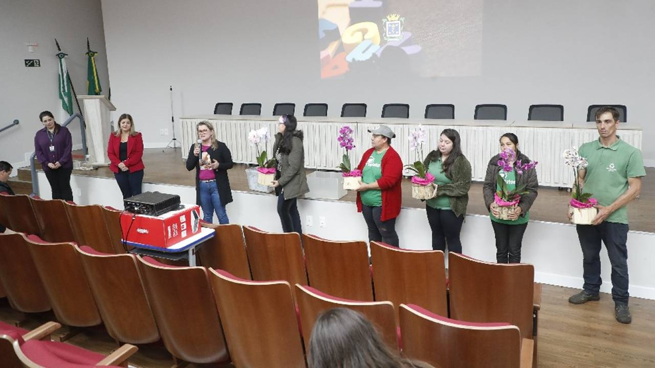 Escolas são premiadas por destinação de resíduos reciclados aos ecopontos