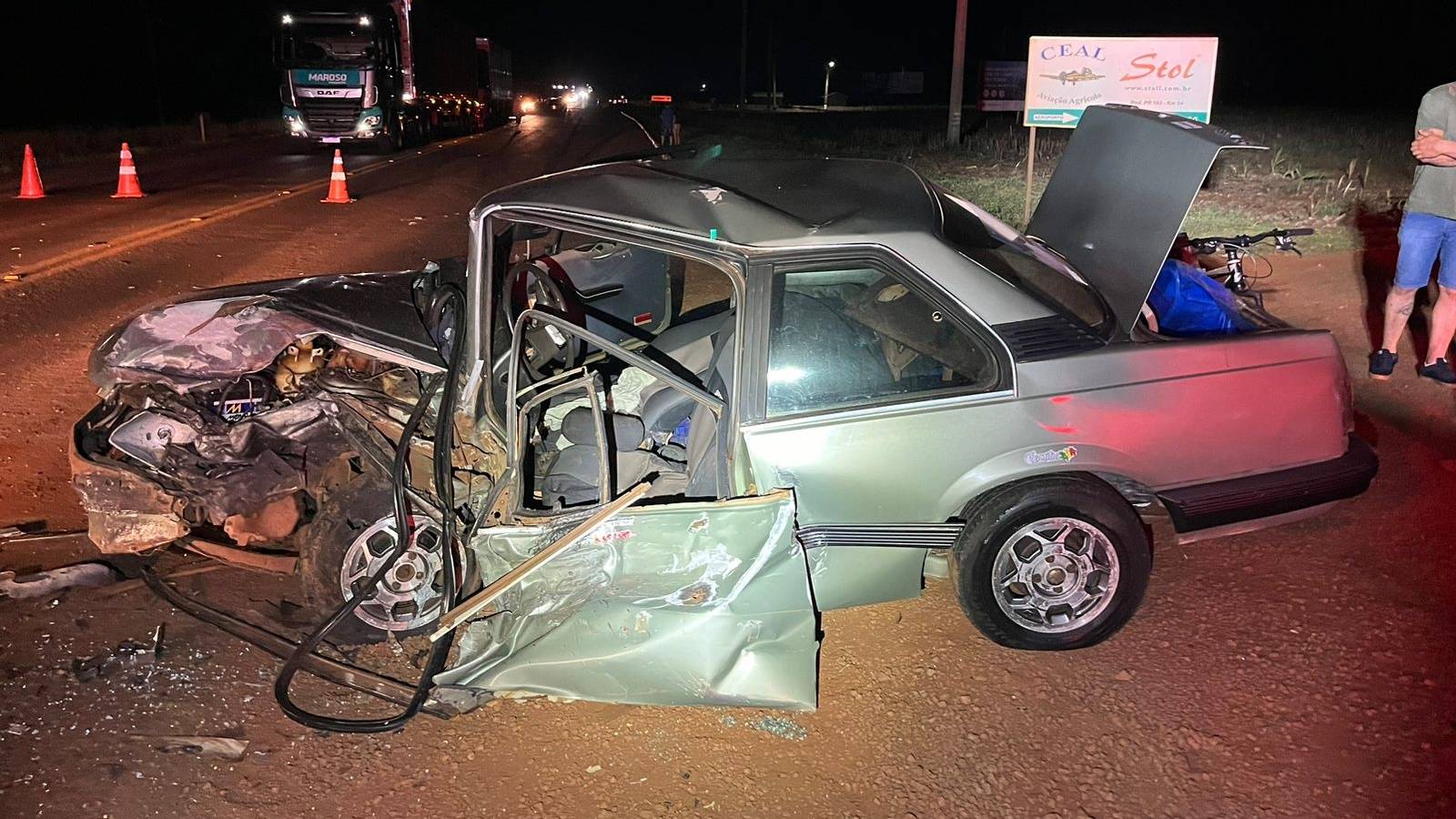 Homem de 28 anos morre em violenta colisão frontal na PR-182, no oeste do Paraná