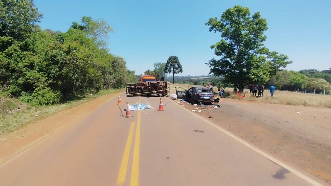 Grave acidente na PR-473 envolve dois veículos e deixa uma vítima fatal