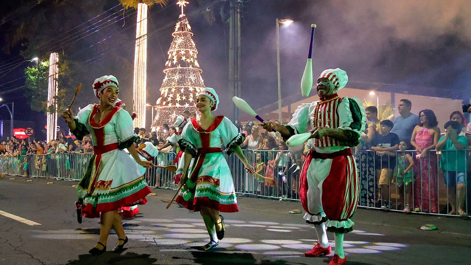 De olho em turistas, cidades do Paraná promovem grandes programações de Natal