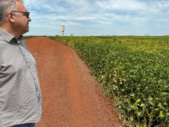 Prefeito de Toledo vistoria trecho de estrada em Linha Arapongas e promete solução para pavimentação