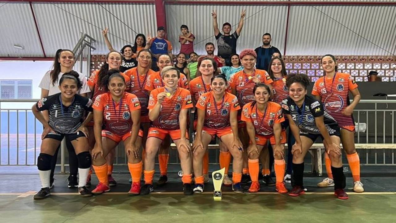 Equipe Feminina de Palotina conquista o 1º lugar no 1º Torneio do Lago em Cascavel