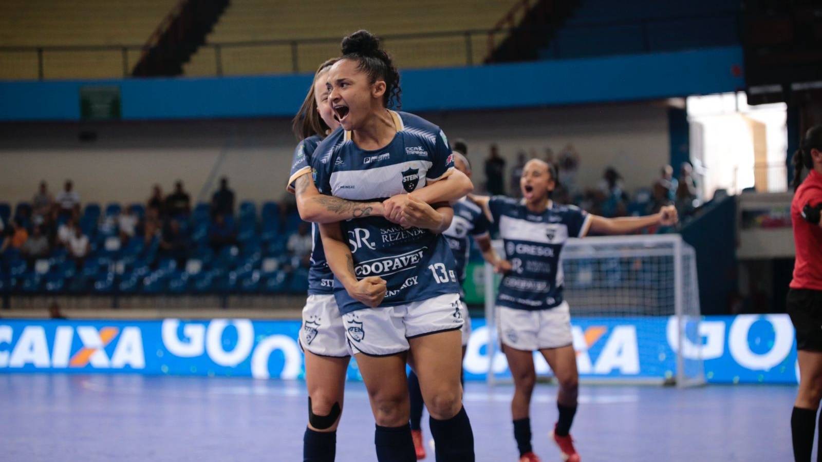 Stein Cascavel Futsal conquista o bicampeonato da Supercopa e garante vaga na Libertadores