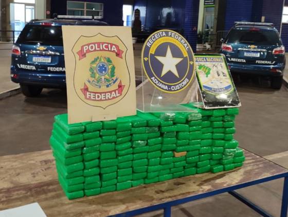 Motorista paraguaio é preso com 124 tabletes de maconha na Ponte da Amizade