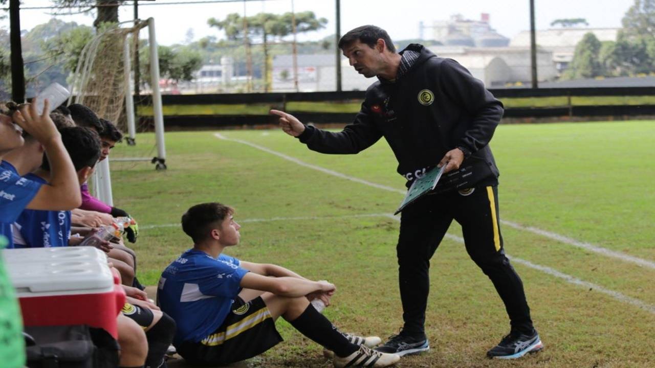 Ex-meia do Cascavel, técnico do Sub-15 está há cinco anos preparando “geração de ouro” da Serpente