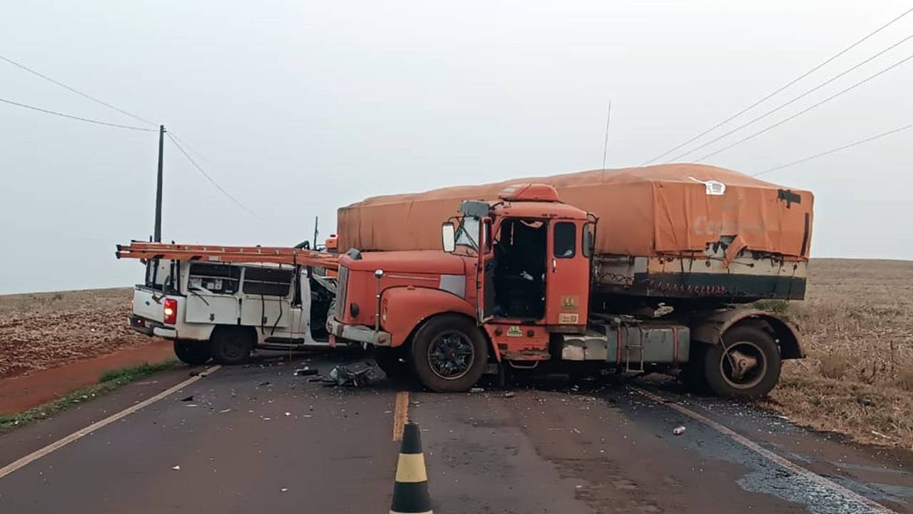 Colisão frontal deixa dois feridos na PR-180 entre Nova Aurora e Cafelândia