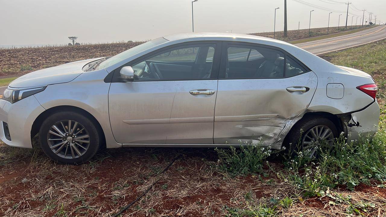 Colisão lateral causa danos materiais em veículos na PR-317 em Ouro Verde do Oeste