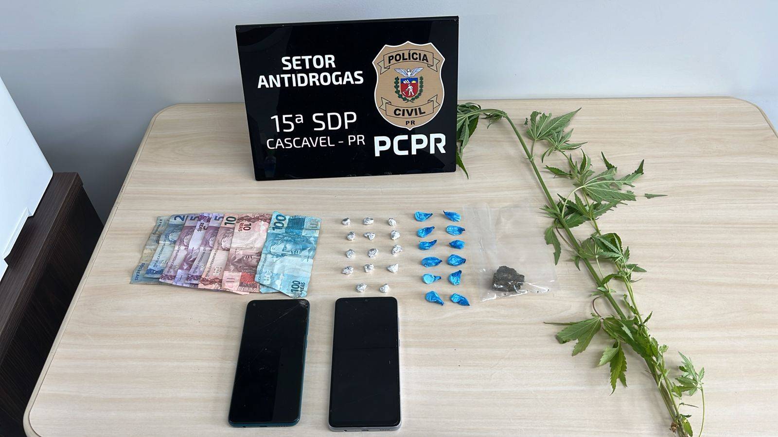 GDE da Polícia Civil prende casal com drogas no Bairro Brasília em Cascavel