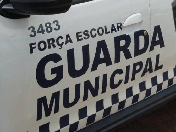 Guarda Municipal interrompe briga e apreende drogas em frente ao Colégio Estadual do Jardim Clarito