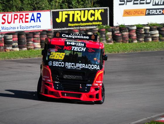 Gaúchos dominam a Fórmula Truck na reta final da temporada de 2024