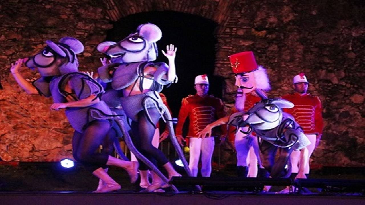 Aclamado espetáculo "O Quebra-Nozes" traz experiência inesquecível para público de Cascavel