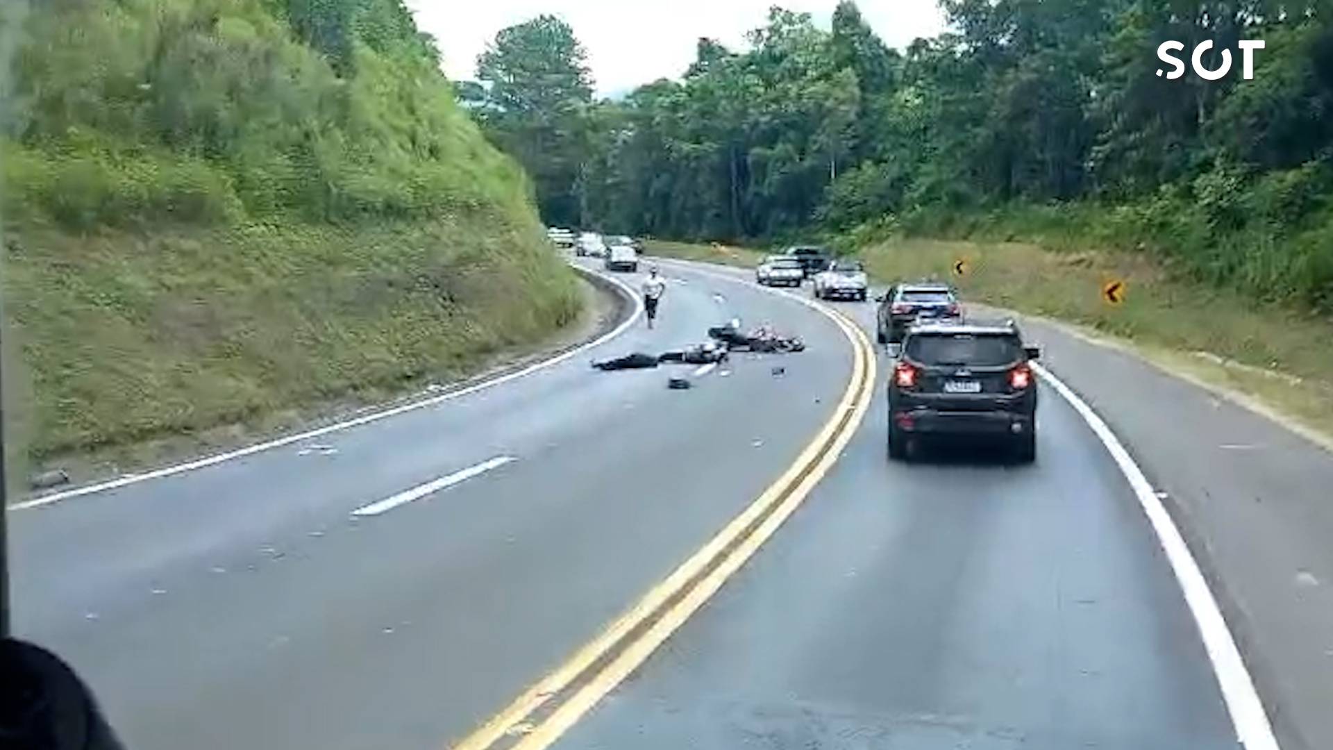 Tragédia: Casal em motocicleta morre em acidente na BR-277 em Prudentópolis