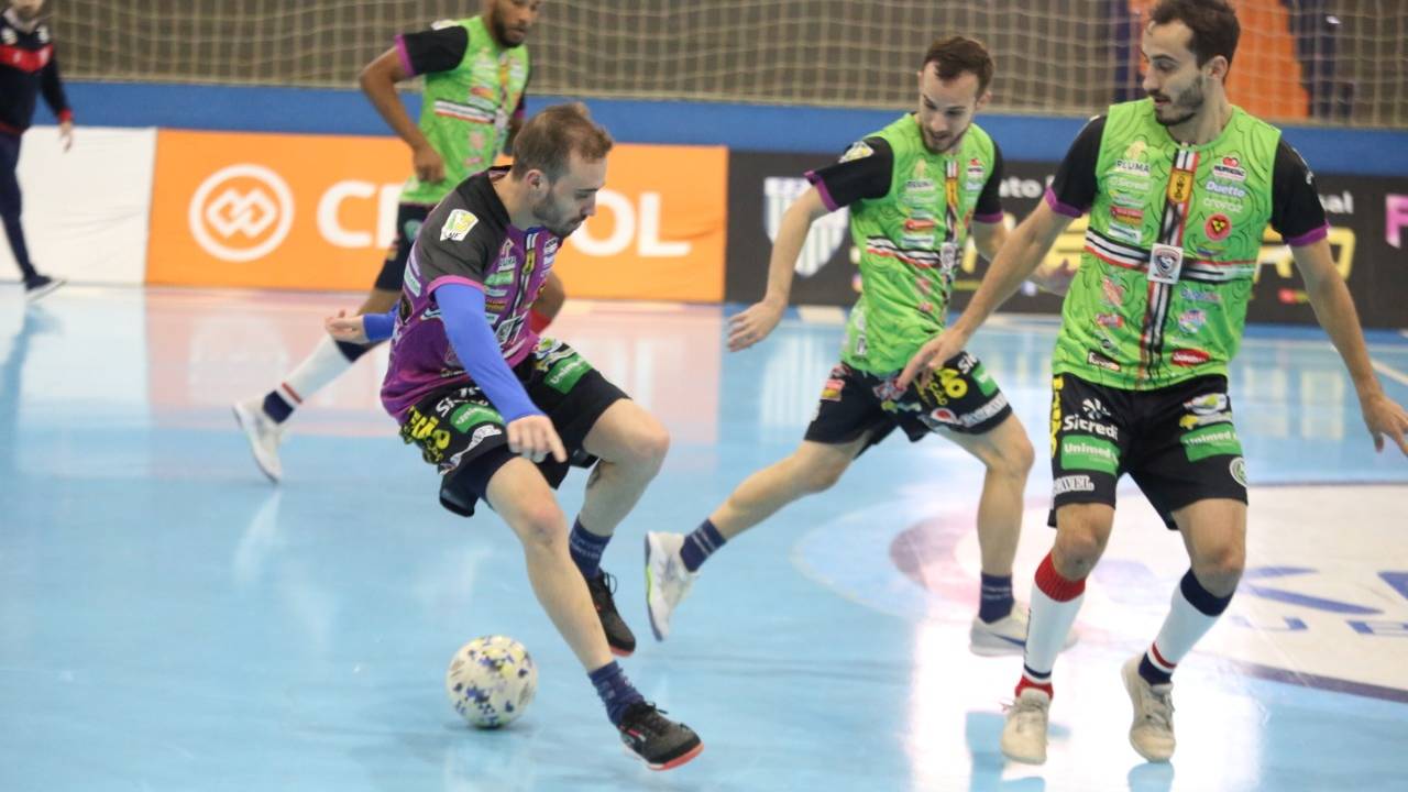 Cascavel Futsal com o foco  nas oitavas da Liga Nacional