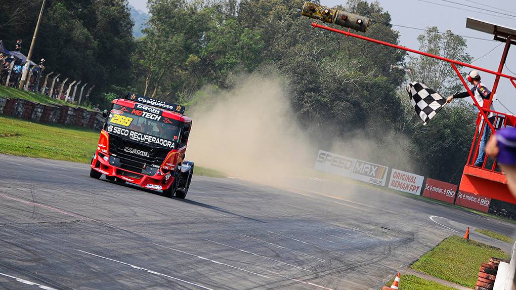 Douglas Collet aumenta a festa gaúcha na Fórmula Truck com vitória na F-Truck