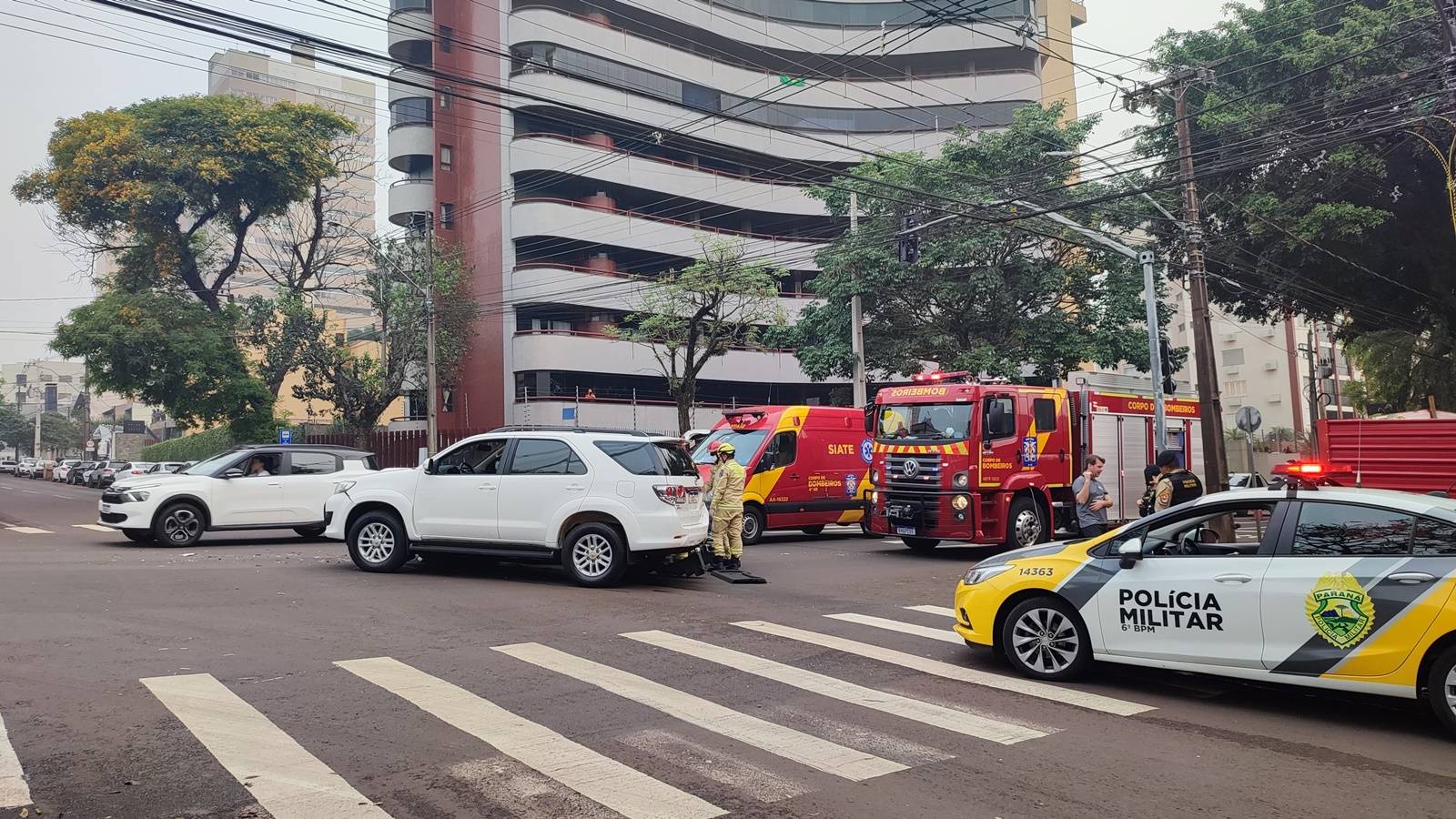 Colisão entre carro e SUV deixa uma ferida no Centro de Cascavel