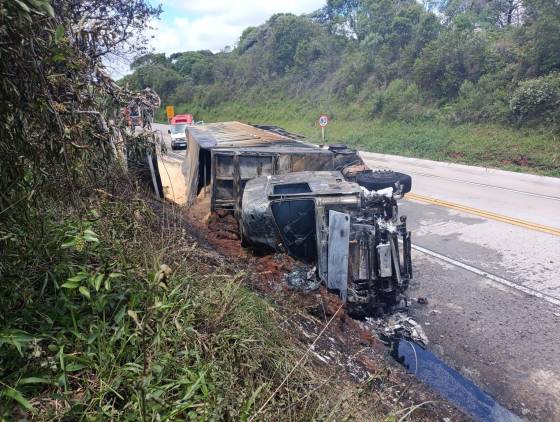 Motorista morre carbonizado em acidente na PRC-280 no sudoeste do Paraná